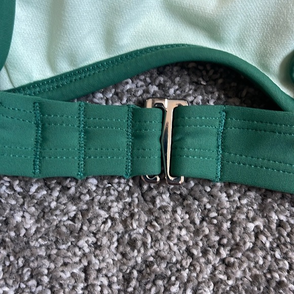 NWT Cupshe Green Bikini Top, size Med - Picture 5 of 6